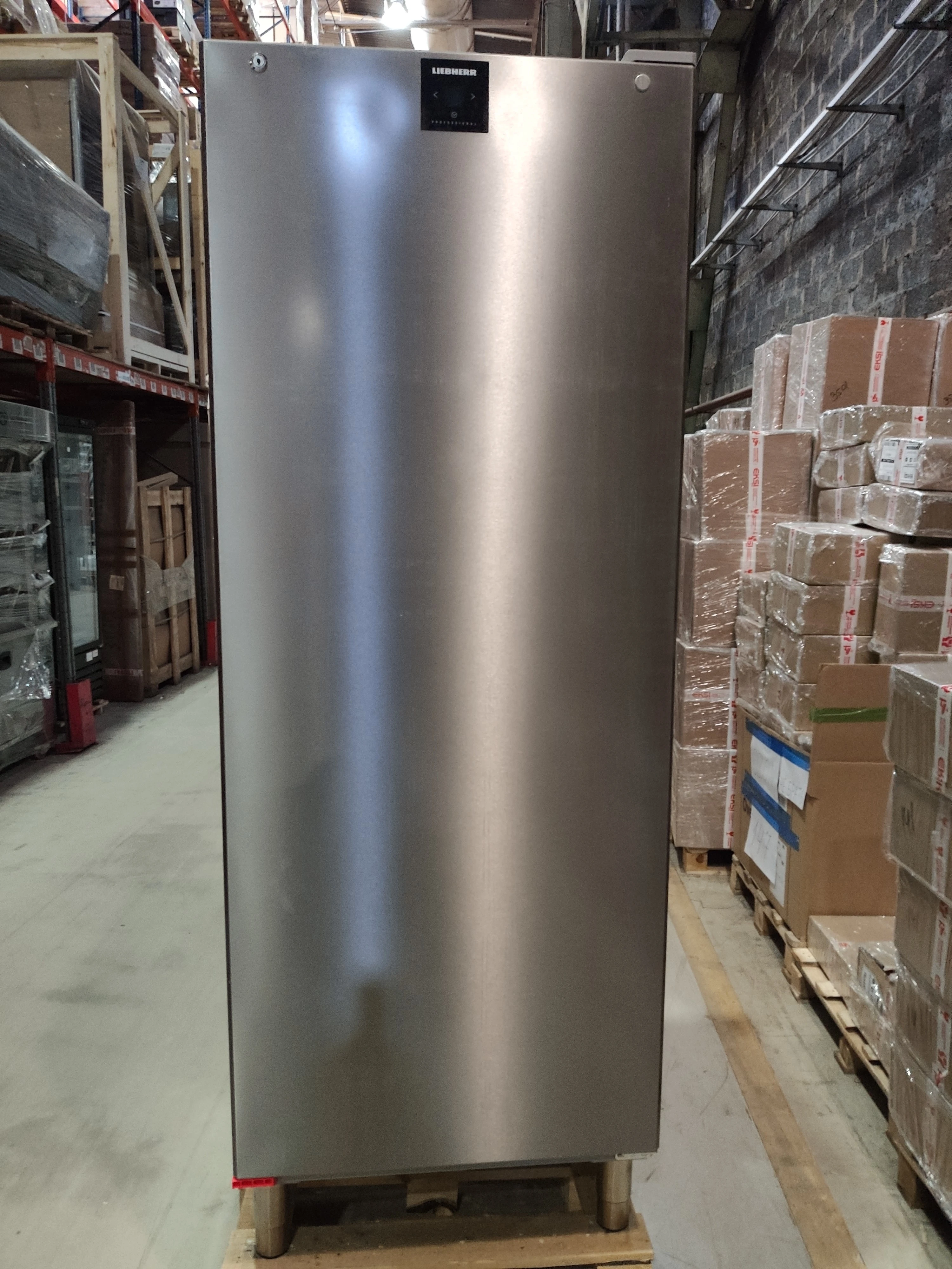 S01_Шкаф холодильный т.м. Liebherr, модель FRFCvg 6501-20-001