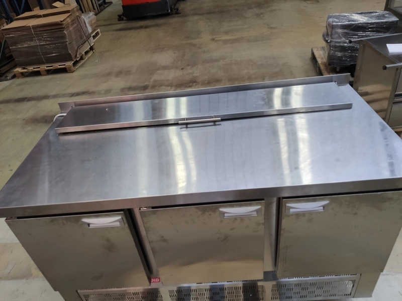 S01_Стол охлаждаемый высокотемпературный тип HT модель SLE2-111GN (1/6) для салатов (с крышкой)