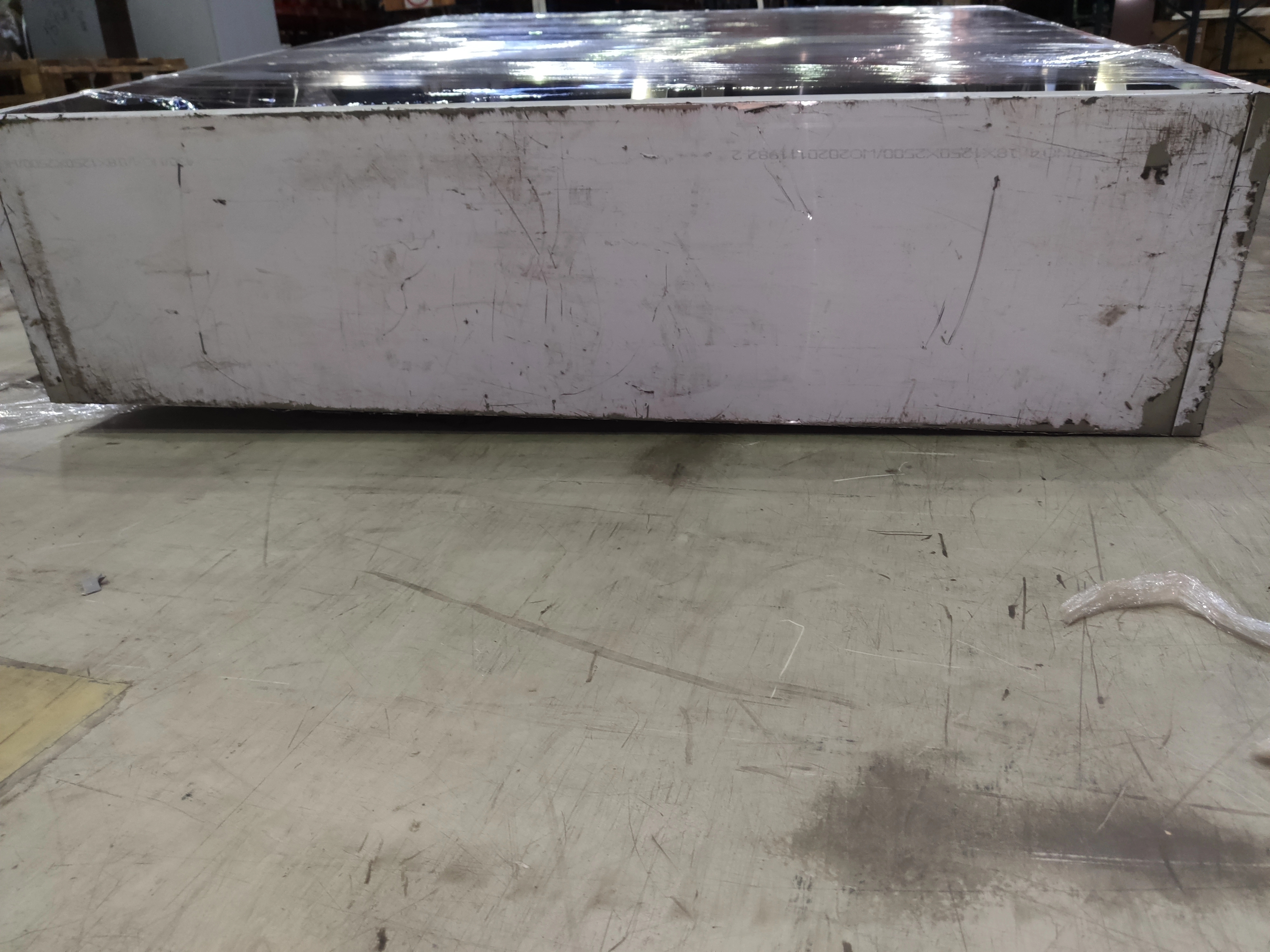 Зонт вентиляционный электр. типа вытяжной (островной) модель ВЗО 1800х2000х450.2024\Зонт вентиляционный электр. типа вытяжной (островной) модель ВЗО 1800х2000х450 Возврат из КРД. Царапины, потертости. Следы использования