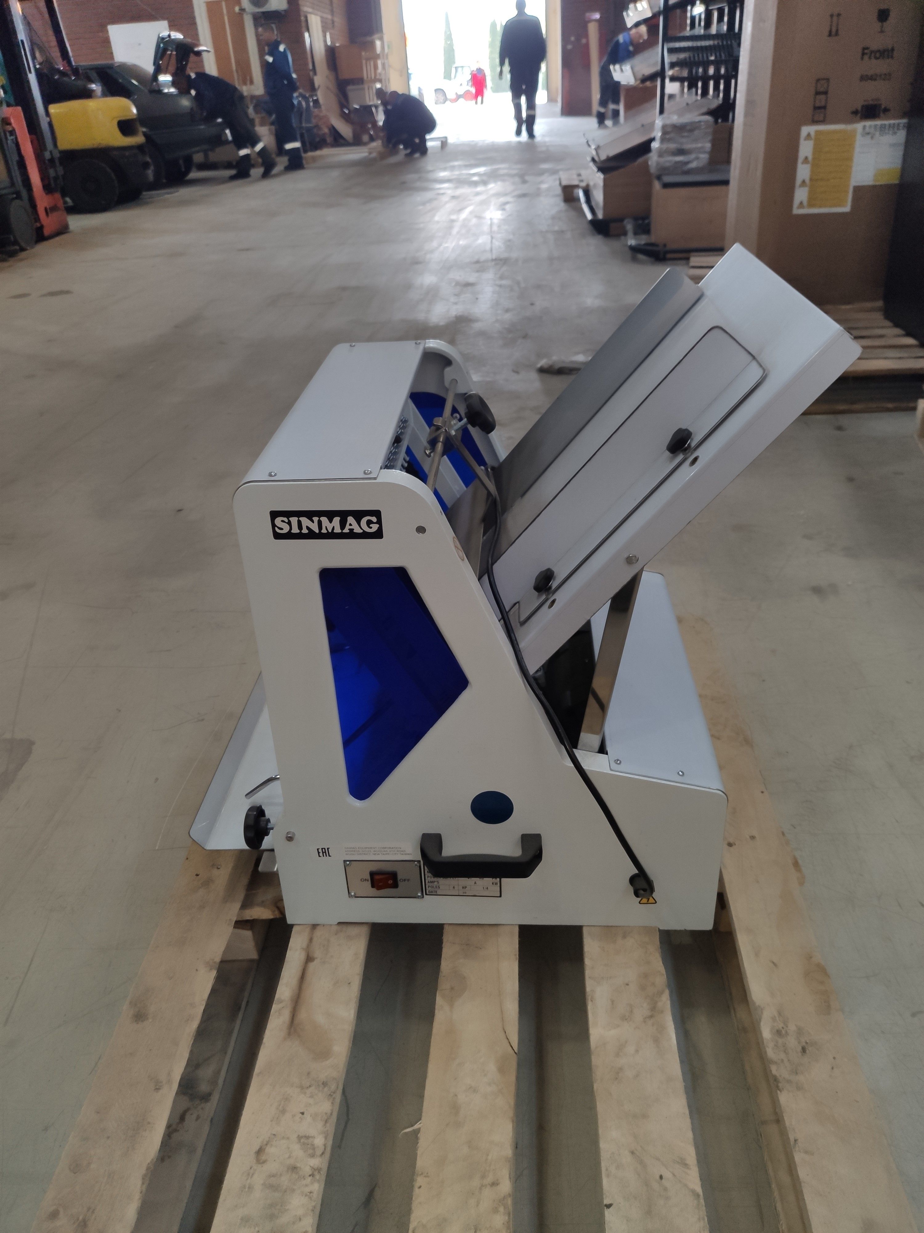 S01_1_SINMAG B.M.CORP. Хлеборезка серии SM 302 (12 мм)