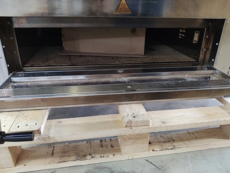 S02_Cuppone F.LLI S.R.L. Печь для пиццы модель TP635/1CM