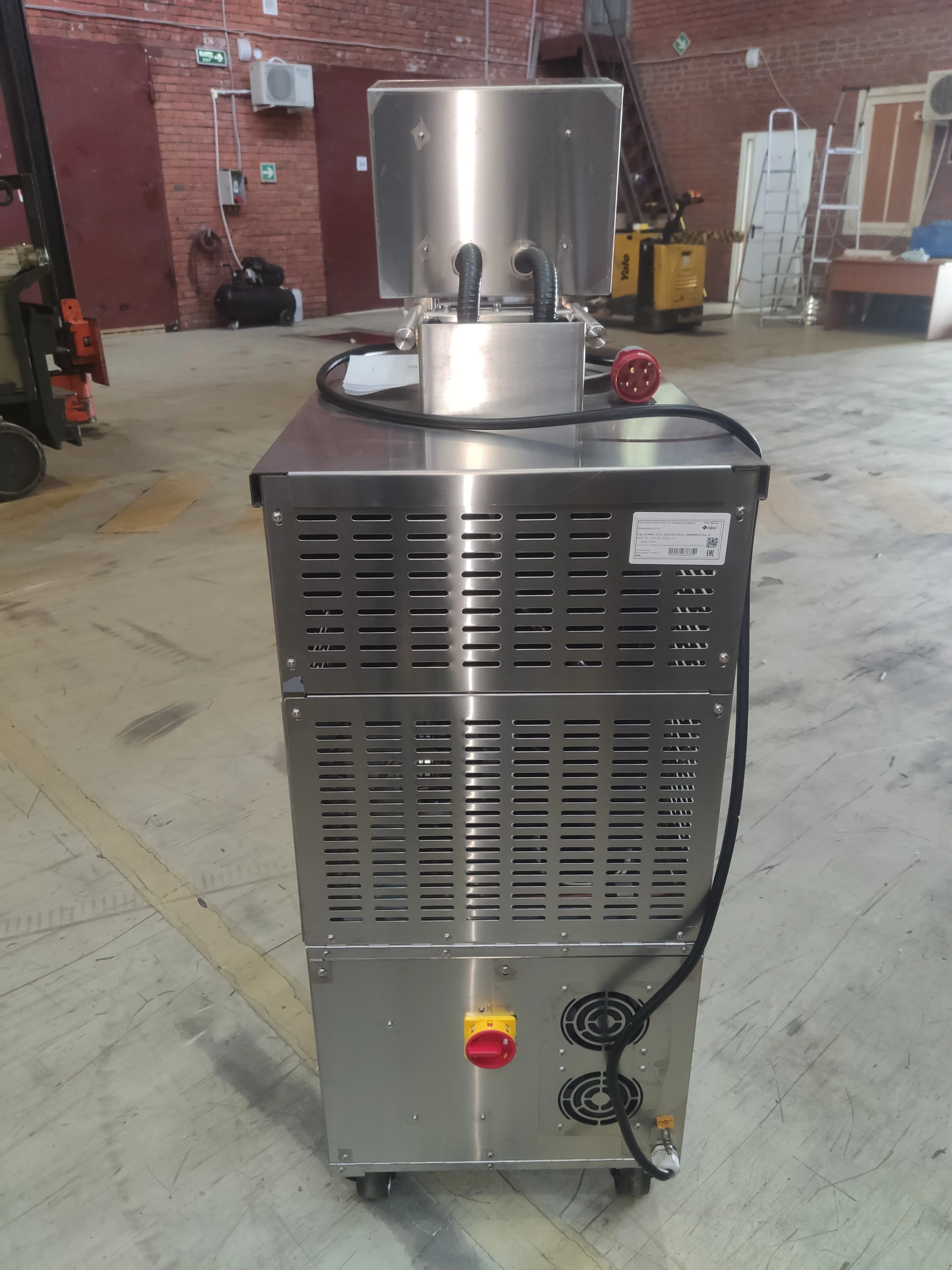 Габариты: 505x1035x1491 мм, 1600Вт, 380В,  объем чаши 80 л, полезный объем закваски 40 л, объем материнской закваски 12 л, TFT-экран, герметичная крышка, на колесах, вся нерж..2024\Ферментатор ФТ-40 Потёртости, царапины, вмятины. Следы эксплуатации. Отсут