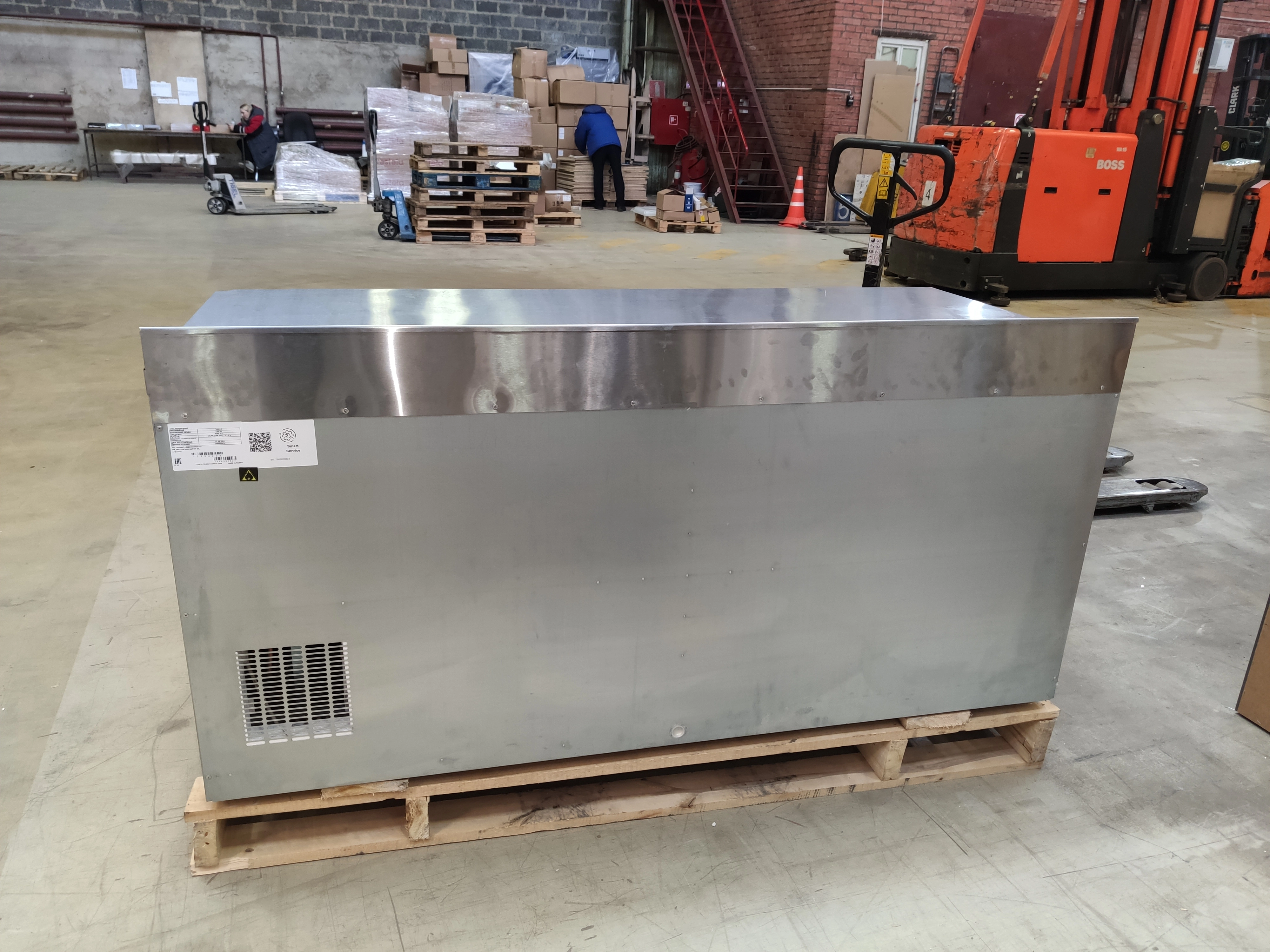 Стол холодильный TM3GN-G, 1630х705х850/910мм, 450л, 230В, 350Вт, -2...+10С, R290, 3 двери, 3 полки, GN 1/1, с бортом 60мм. Электронная система управления. Оттайка автоматическая с системой испарения конденсата. Материал обшивки корпуса (за исключением зад