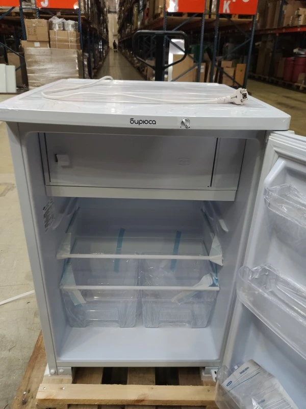 S01_Холодильник модель "Бирюса 8"