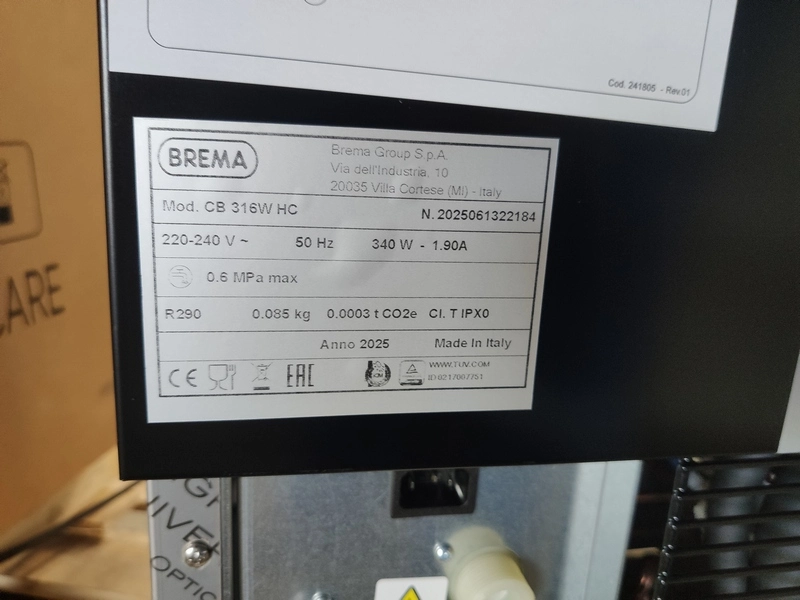 S01_Льдогенератор Brema CB 316W HC