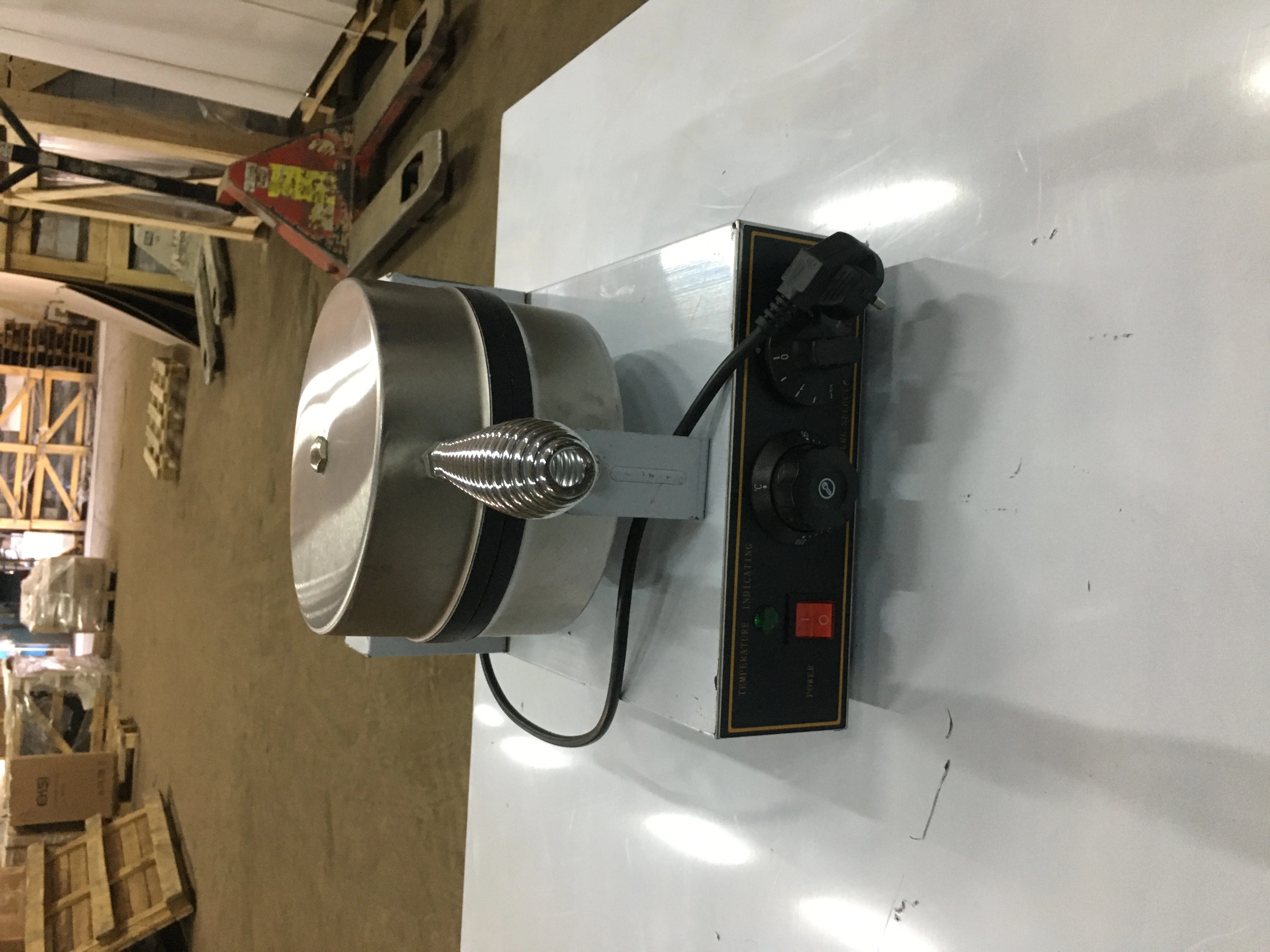 Вафельница т.м. EKSI серии HWB, мод. HWB-1 (круглая)
Выставочный образец