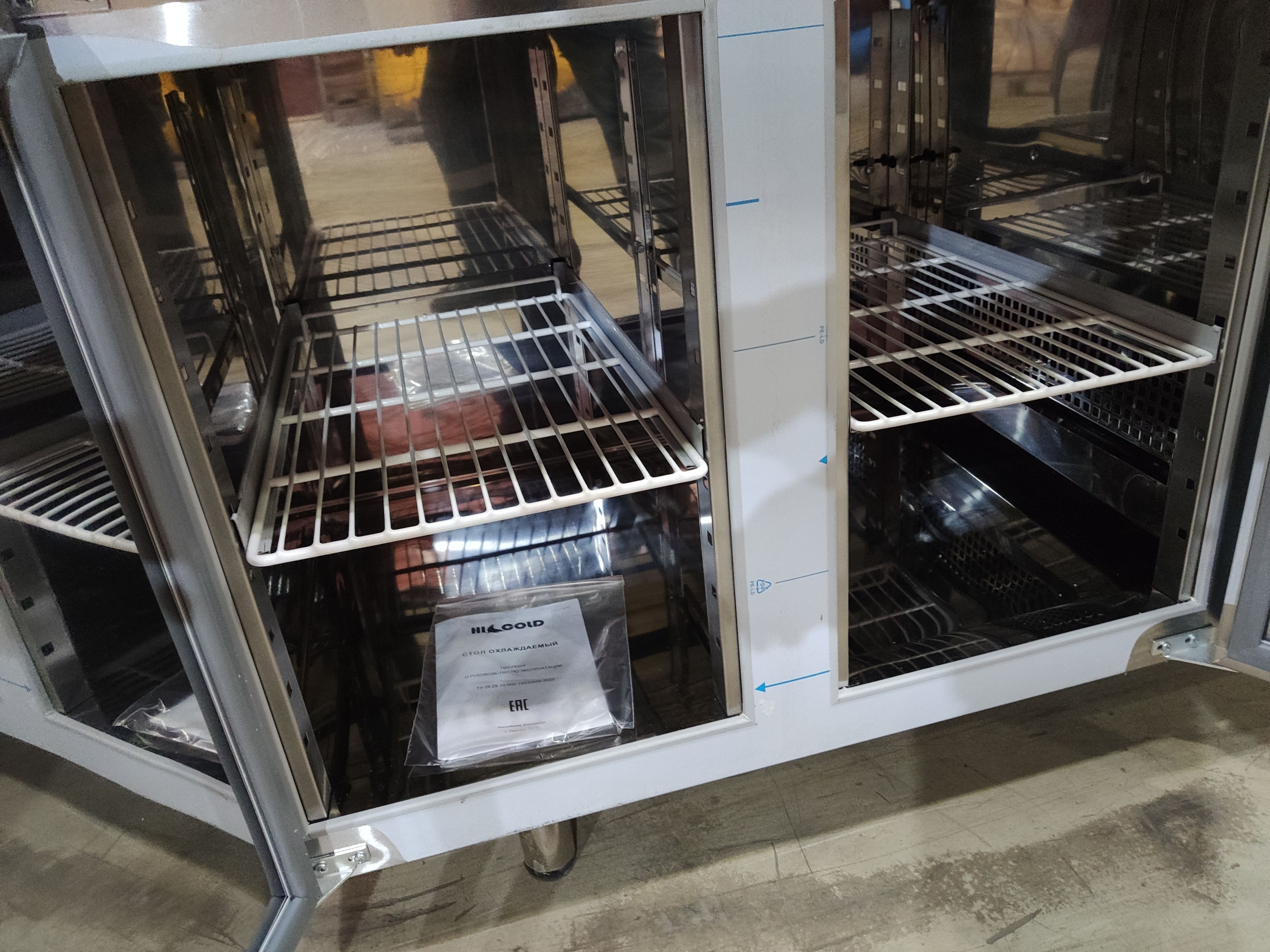 S01_Стол холодильный HICOLD GN 11/TN