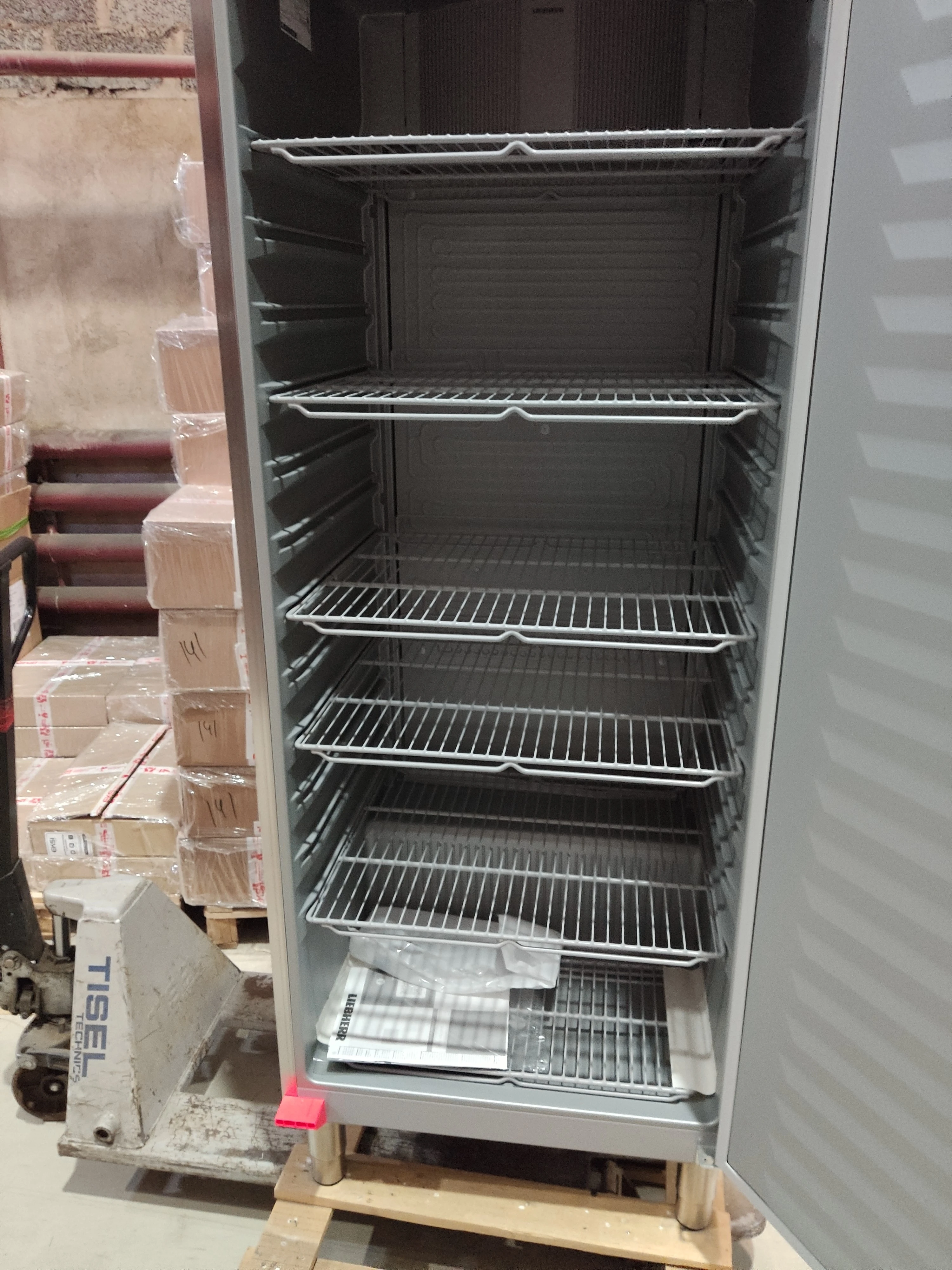 S01_Шкаф холодильный т.м. Liebherr, модель FRFCvg 6501-20-001