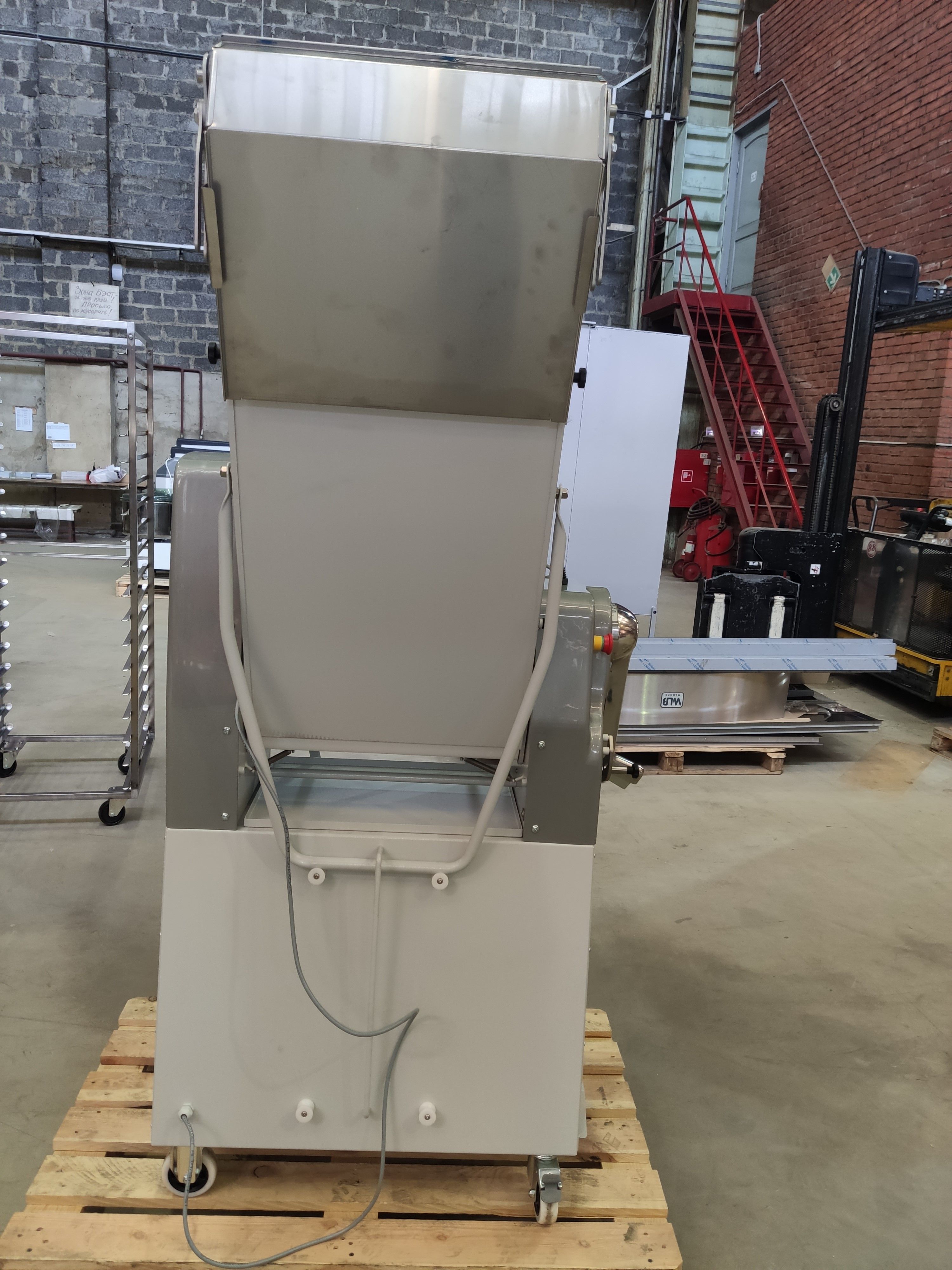 S01_Машина тестораскаточная WLBake DSF 500-1000