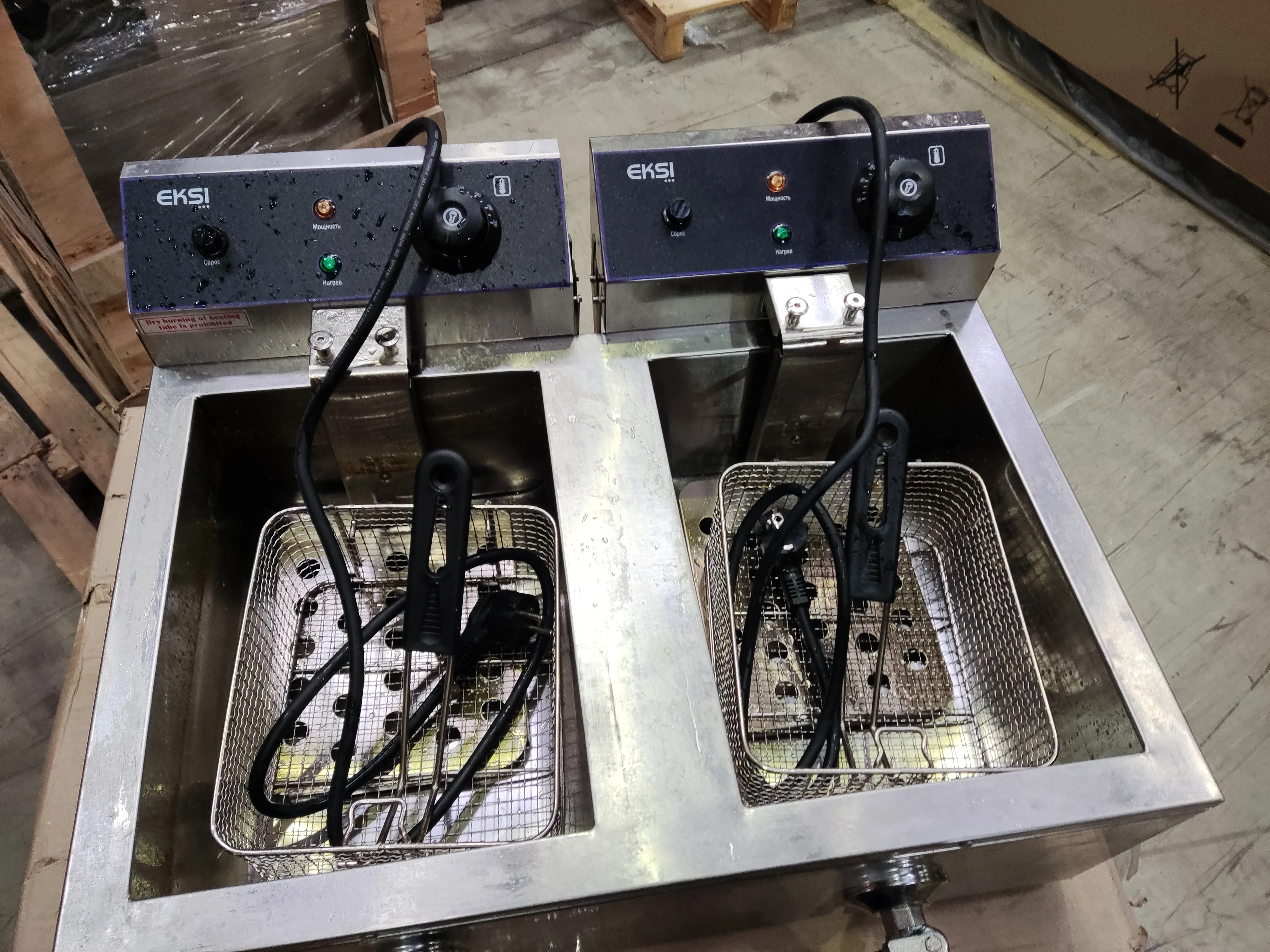 Фритюрница электр. т.м.EKSI, модель GRT-E20L, 560х445х300 мм, объём 10л + 10л, мощность 3кВт + 3кВт, напряжение 220-240В, размер корзины 180х210х100 мм ограничитель температуры, переключатель, микропереключатель.2024\Фритюрница EKSI модель GRT-E20L, элект