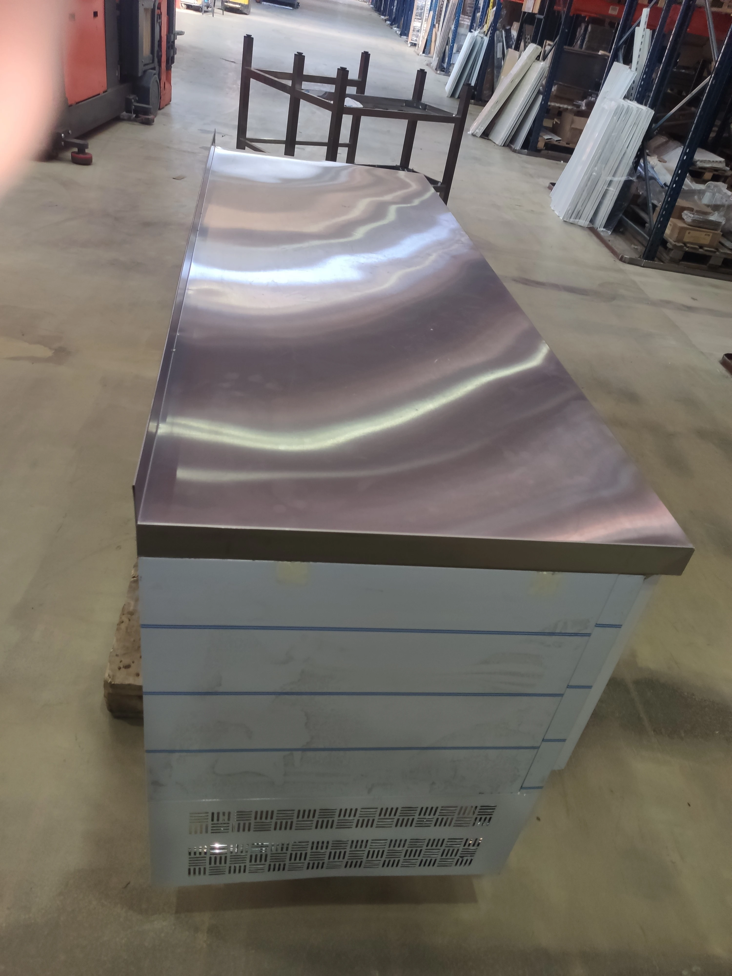 S01_Стол холодильный HICOLD GNE 1111/TN