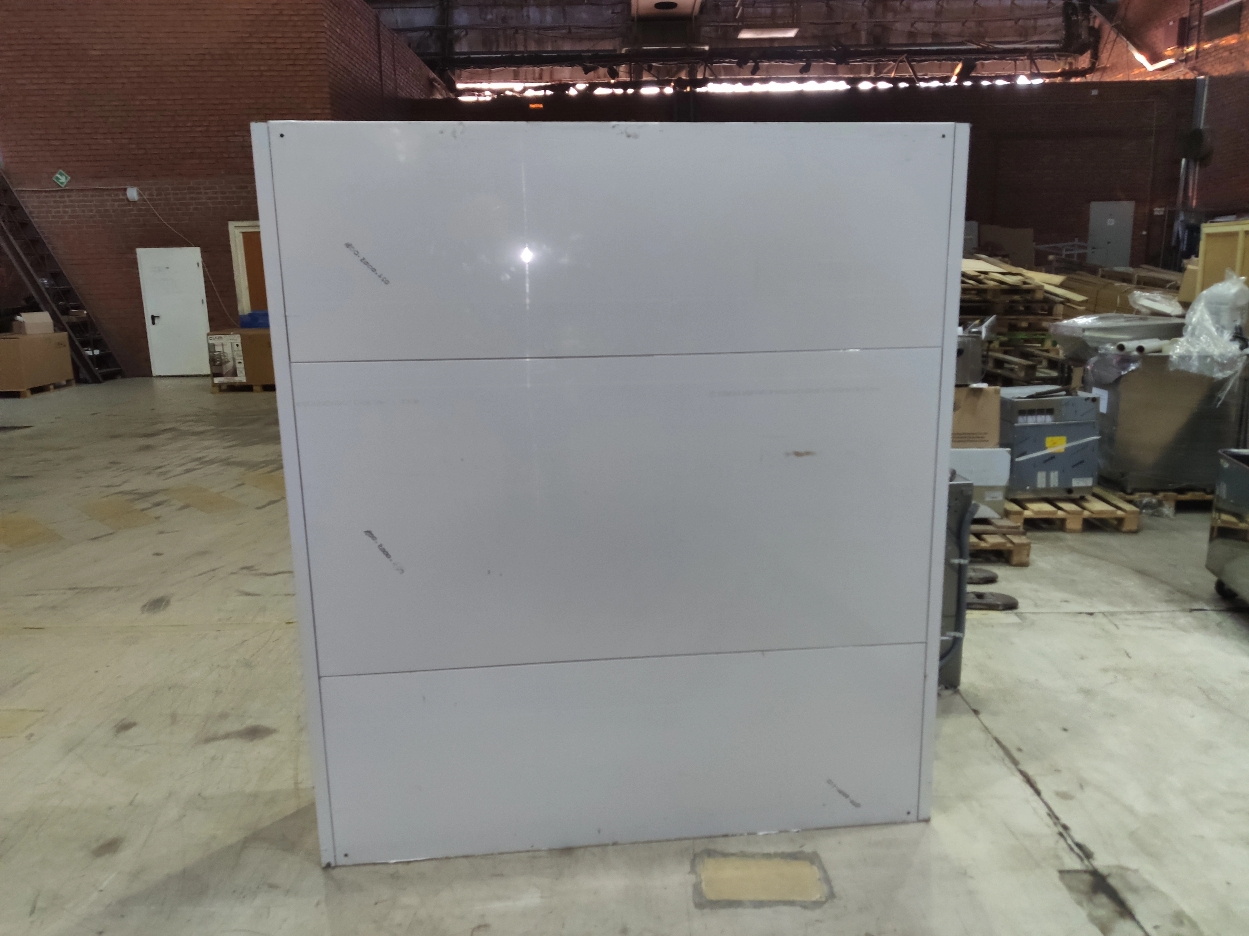 Зонт вентиляционный электр. типа вытяжной (островной) модель ВЗО 1800х2000х450.2024\Зонт вентиляционный электр. типа вытяжной (островной) модель ВЗО 1800х2000х450 Возврат из КРД. Царапины, потертости. Следы использования