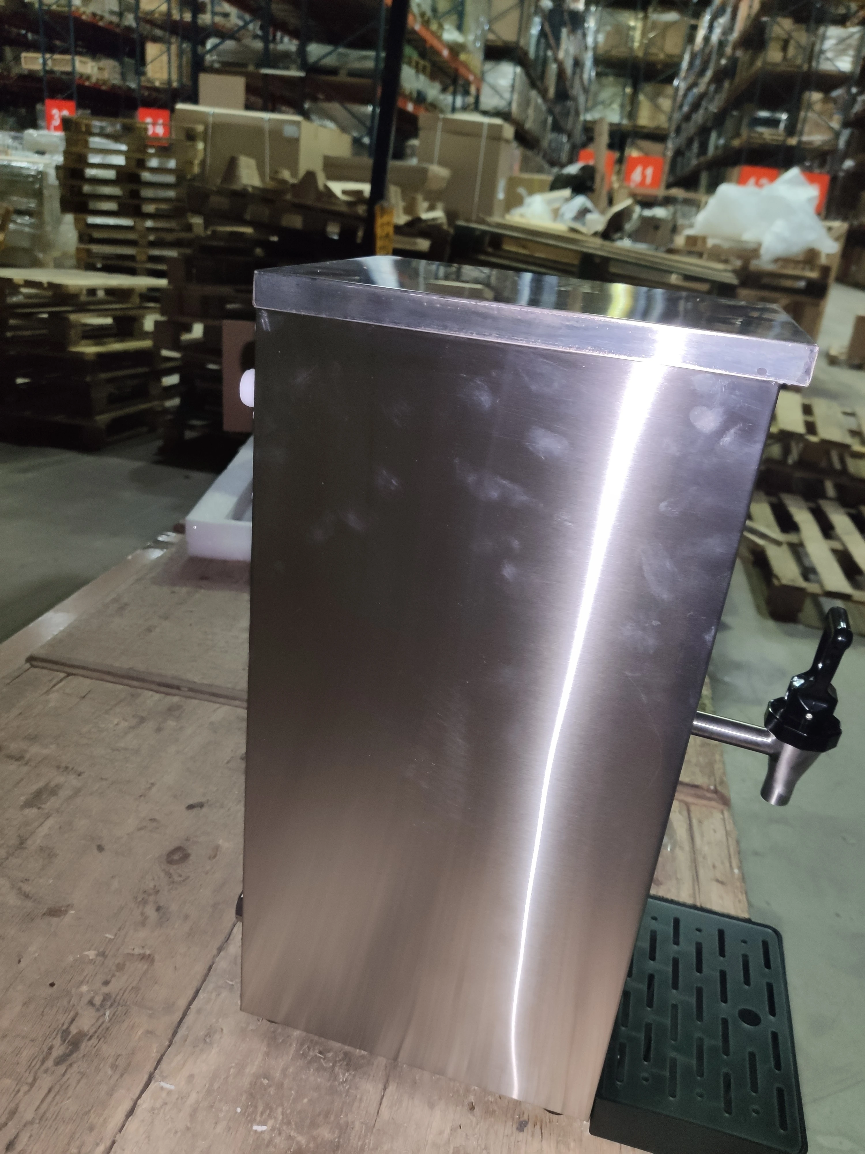 S01_Кипятильник проточный т.м. EKSI серии TWH, мод. TWH 8L (серебр)