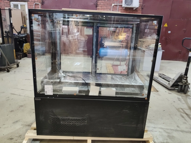 1200х700х1300(1350) мм, +2...+10	С, экс. пл-дь 1,76 мм, 220В.2024\Витрина кондитерская Carboma КС71-130 VV, 1,2-1, RAL 9005, холодильная - 01 Выставочный образец. Потёртости, царапины. Следы тестирования. Отсутствует упаковка.