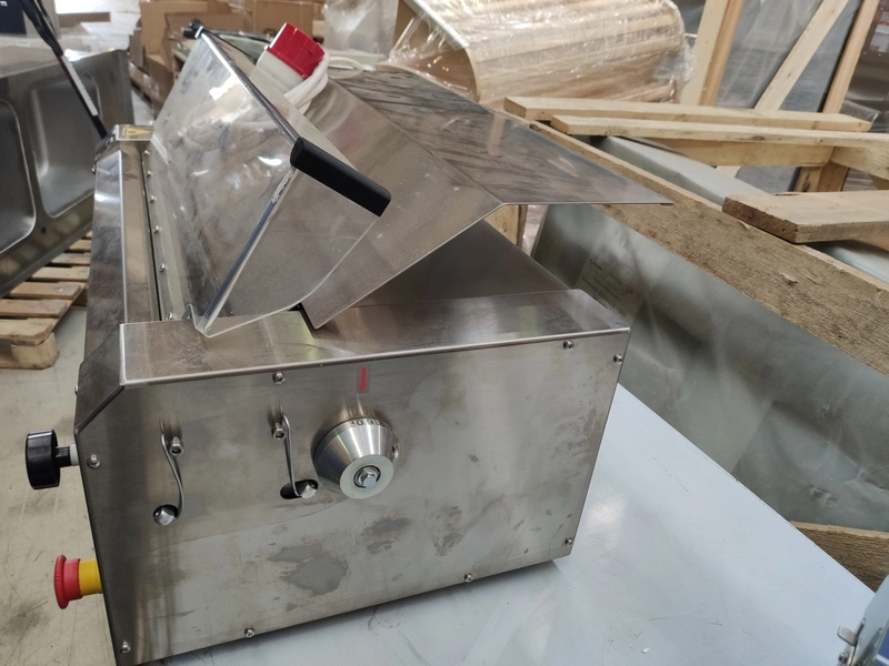 S02_Машина тестораскаточная Abat типа ТРМ модель ТРМ-520, 41000000121 конвейерная электрическая