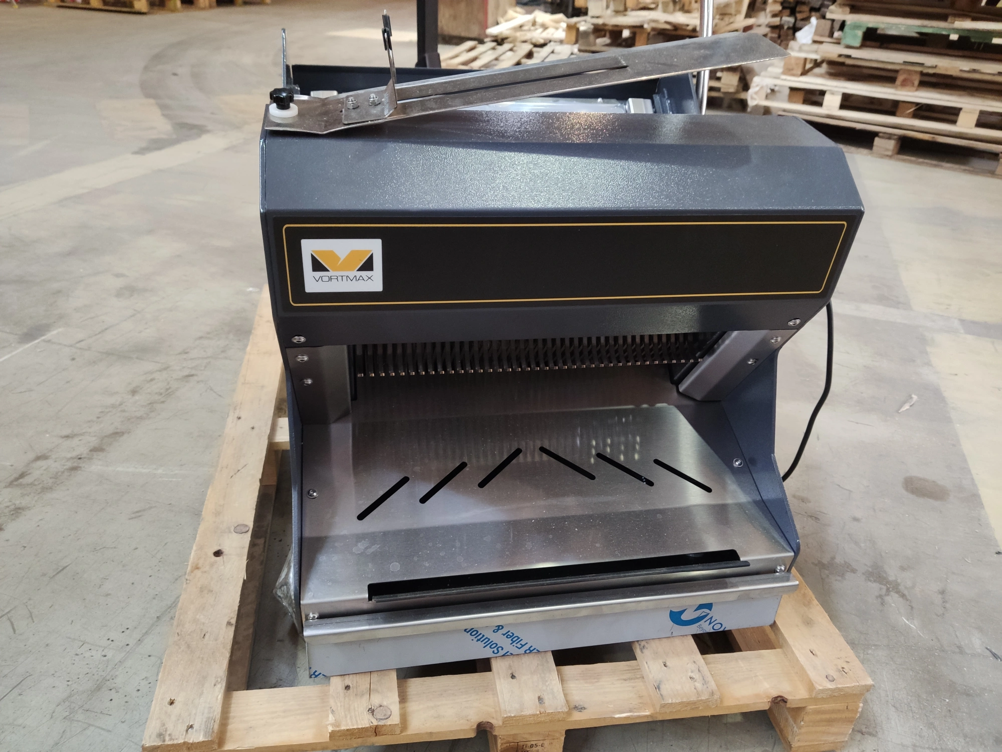S01_Хлеборезка Vortmax серии VBS 430-T